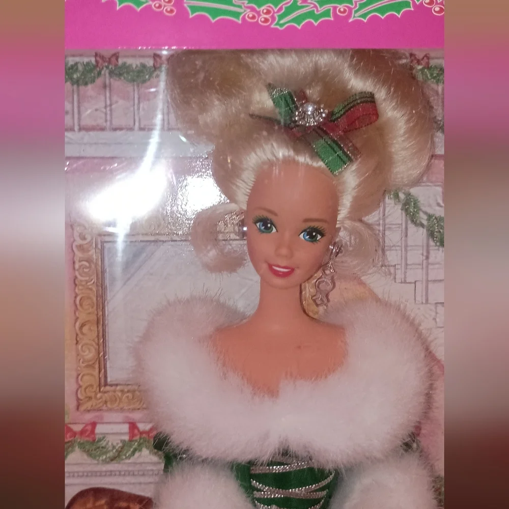 Barbie Winter's Eve 1994 Red Green Tafffa Red Dress NWT